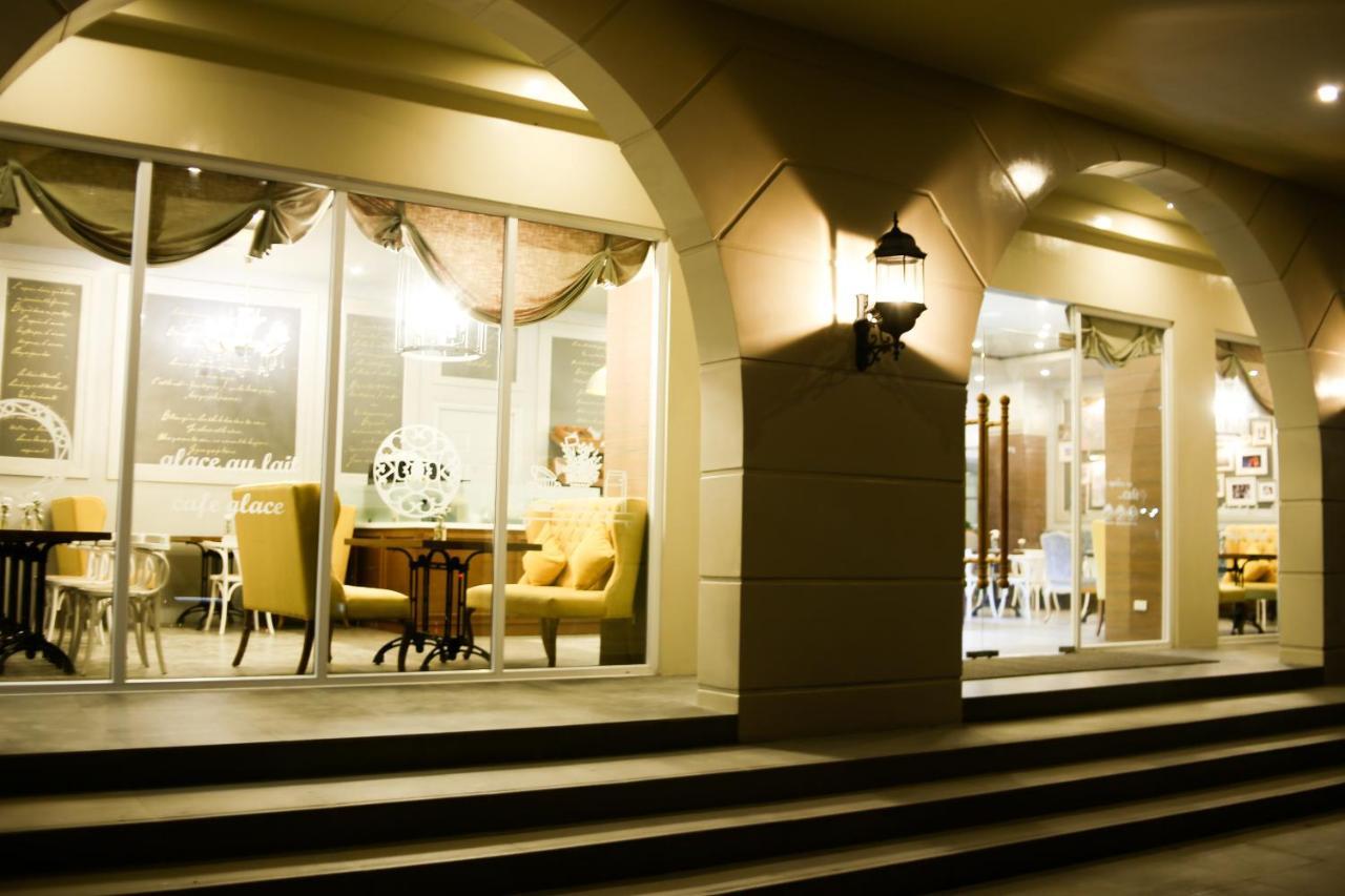 Carlito Tagaytay Hotel