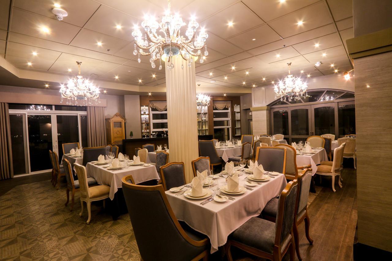 Carlito Tagaytay Hotel 4*